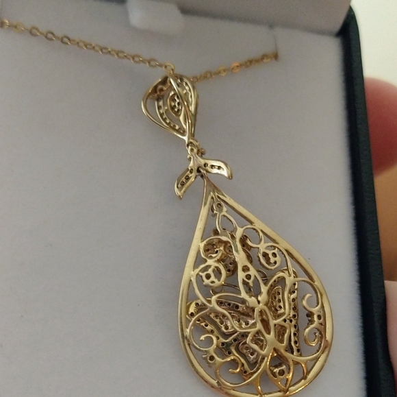 14k Yellow gold Diamond butterfly teardrop pendant - Picture 4 of 14